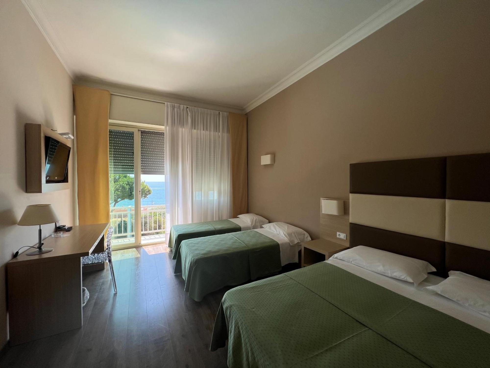 Hotel Napoleon Санремо Экстерьер фото
