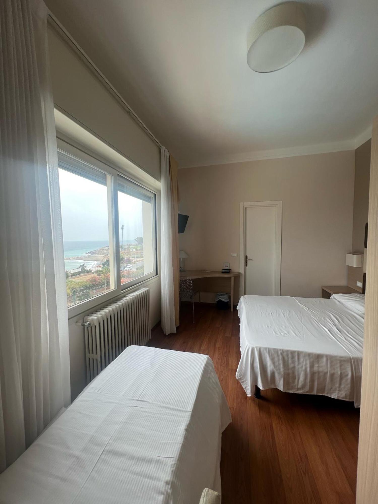 Hotel Napoleon Санремо Экстерьер фото
